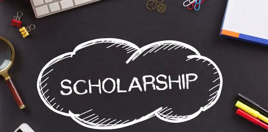 Are there scholarships available for Steven's students?
